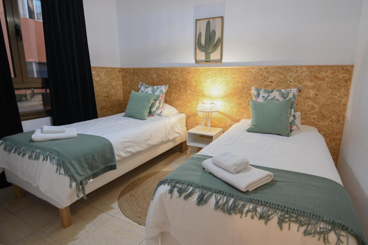 Near The -3bed -2bath -wifi Appartamento