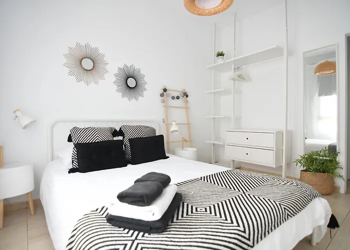 Apartment Near The Beach -3Bed -2Bath -Wifi
